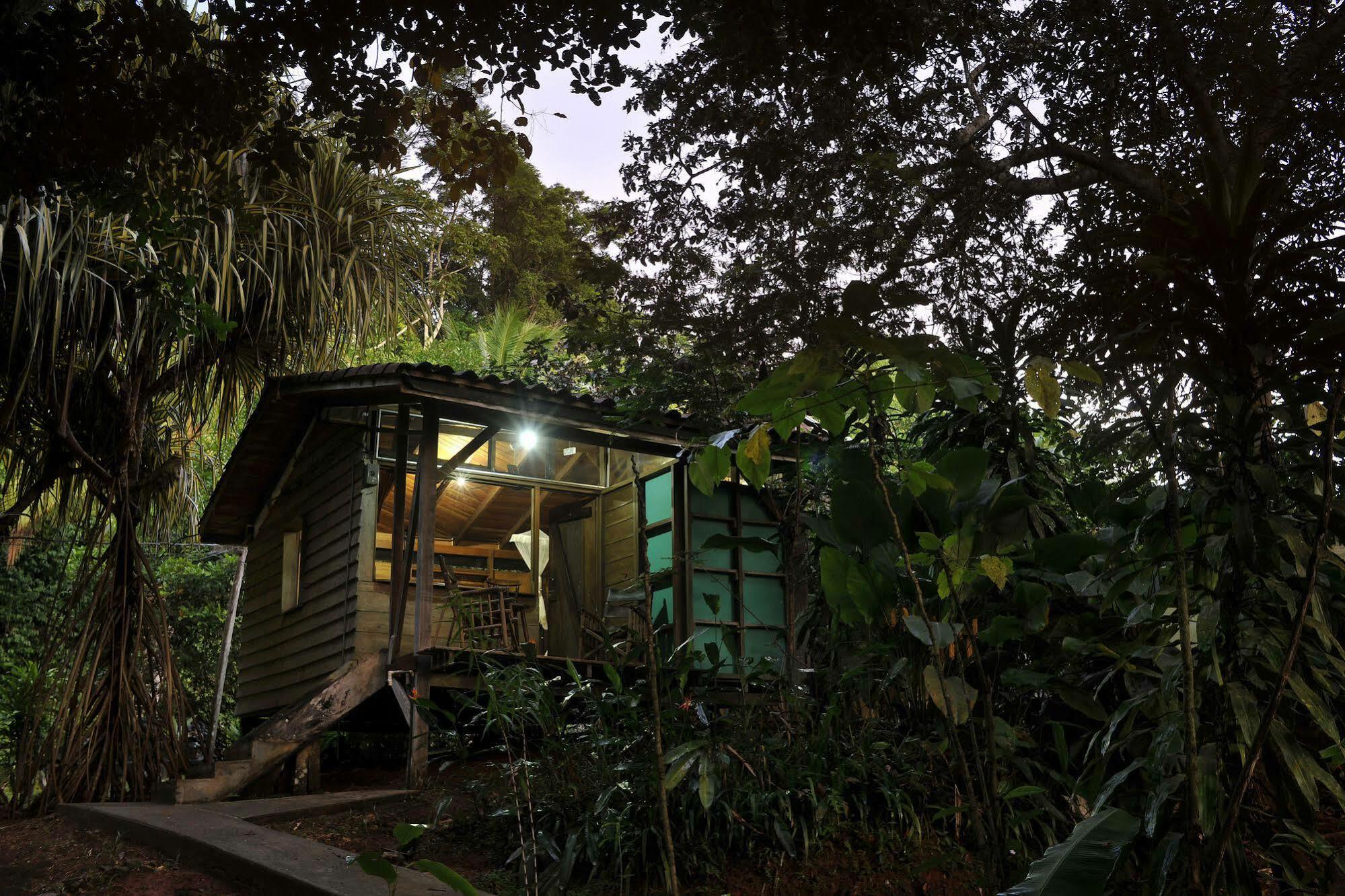 Suital Lodge Mogos Luaran gambar